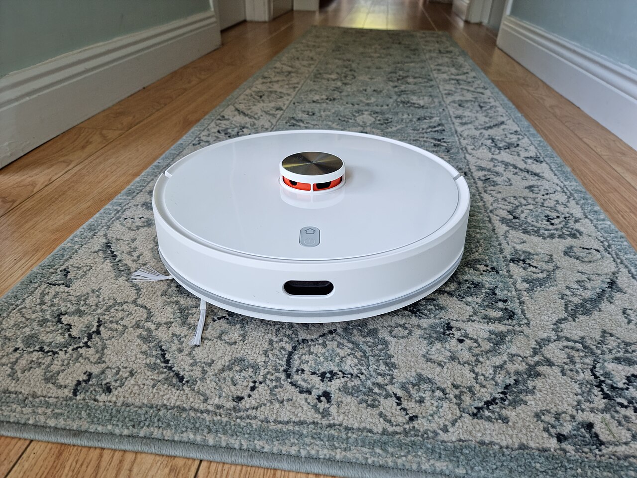 Best Robot Vacuum for Pet Hair: Top Picks and Reviews cover